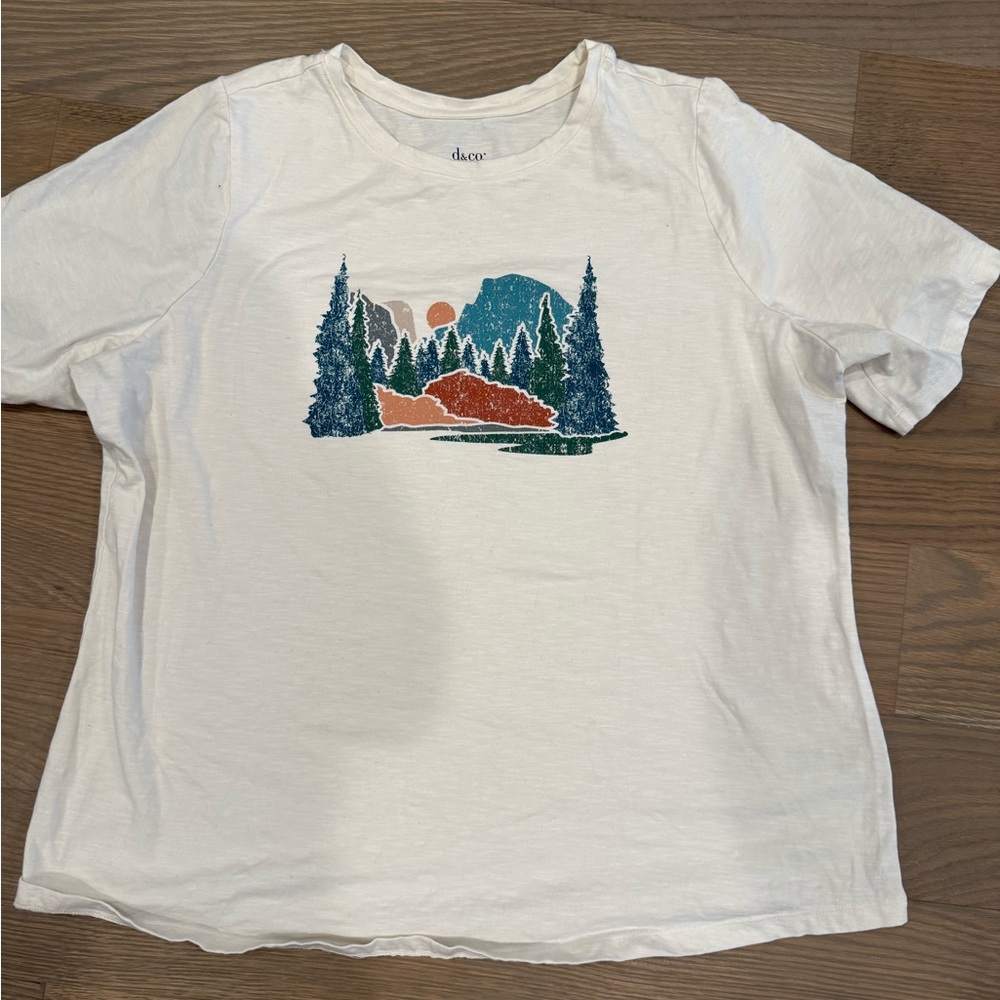 Dayo White Graphic Short Sleeve Tee